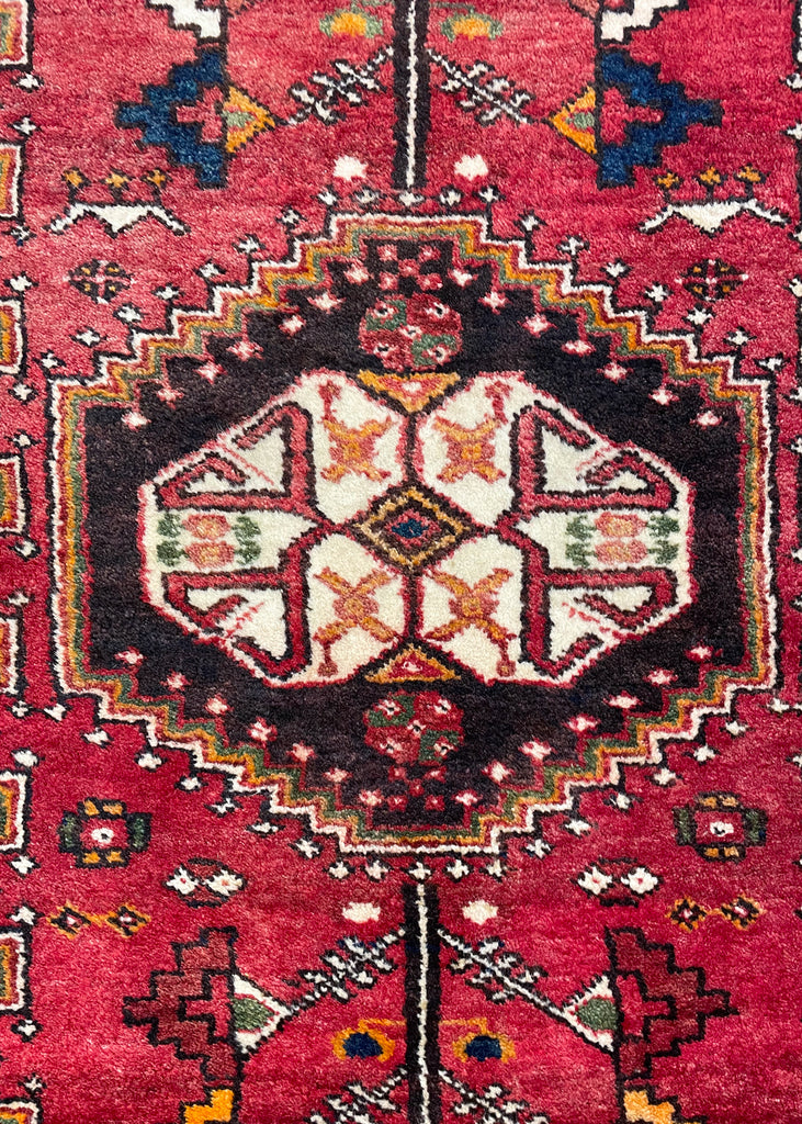 3'7"x9'6" Shiraz Hand Knotted