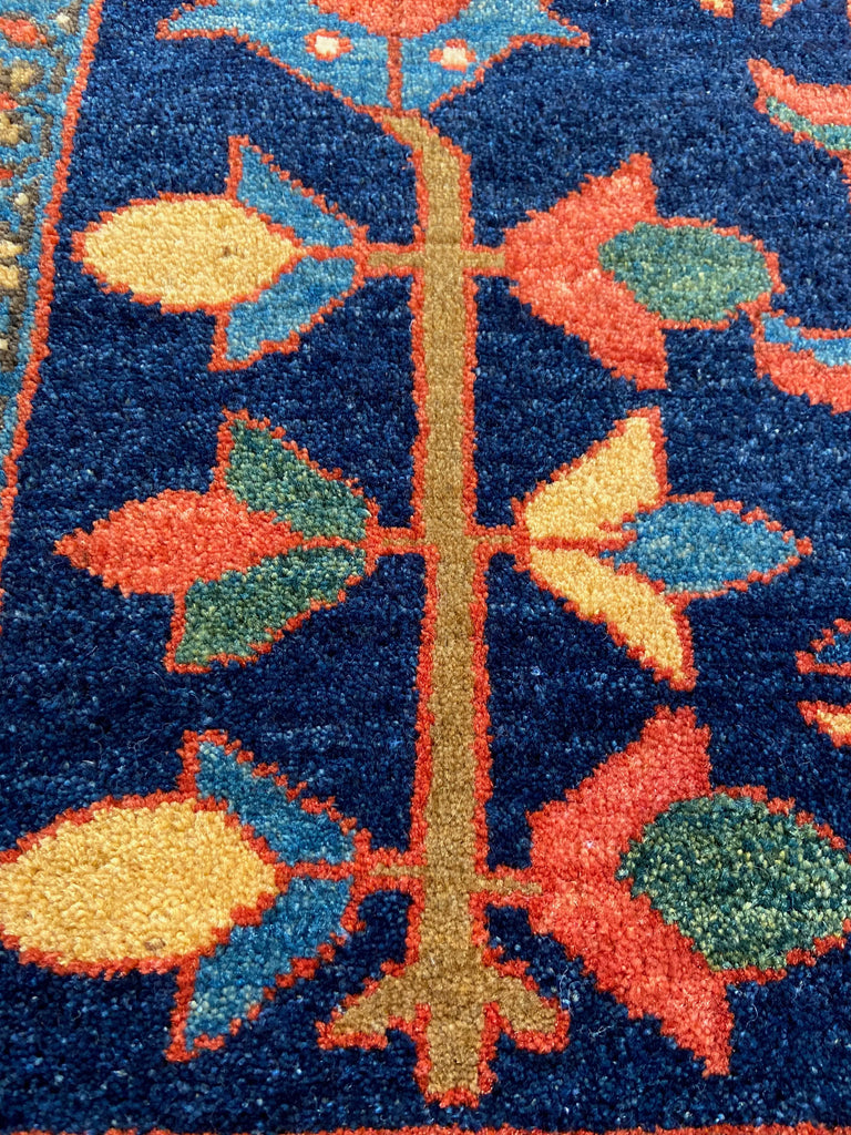 3'8"x5'4" Heriz Hand Knotted