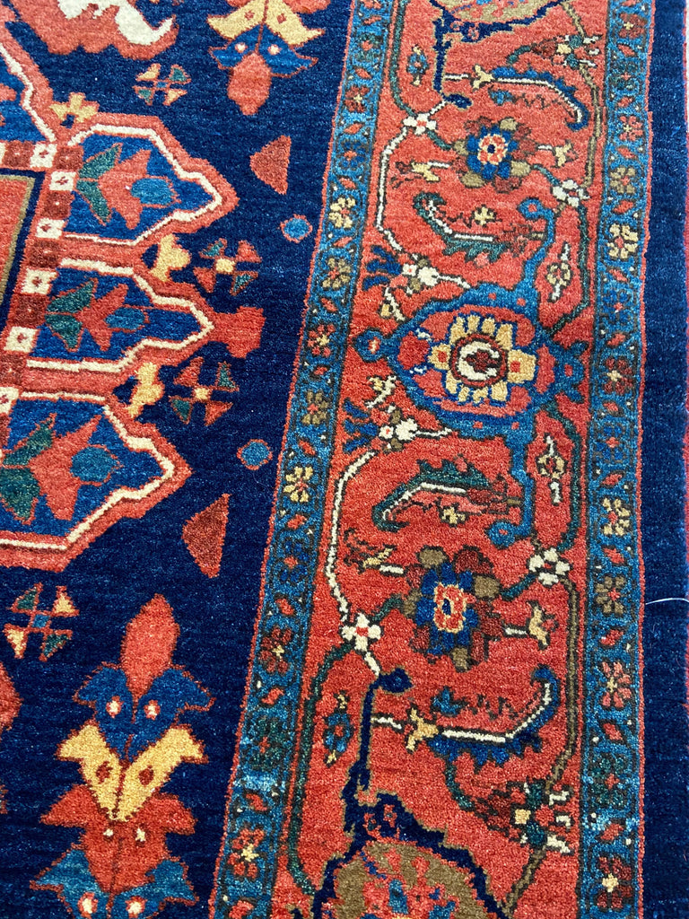 3'8"x5'4" Heriz Hand Knotted