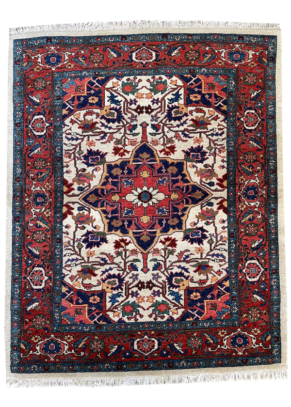 3'9"x4'8" Heriz Hand Knotted