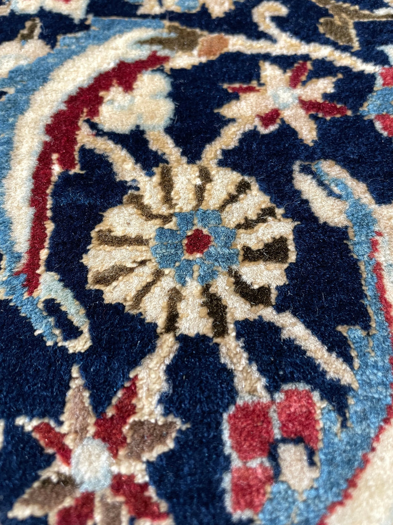3'9"x5'4" Nain Hand Knotted