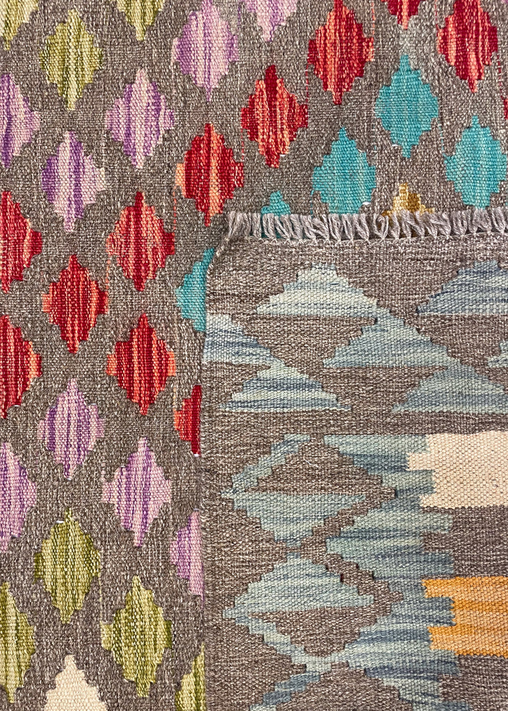 4'1"x5'10" Kilim Hand Woven