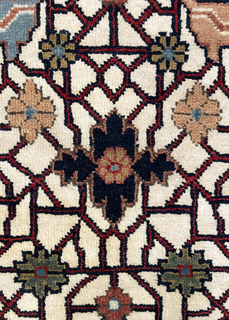4'1"x6'2" Arabesque Hand Knotted