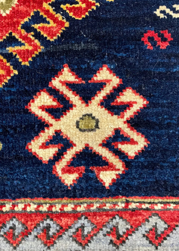 4'1"x6'2" Kazak Hand Knotted