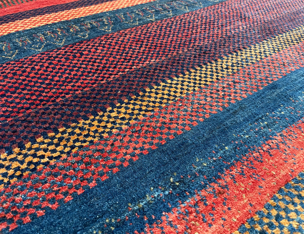 4'1"x6'5" Kashkuli Gabbeh Hand Knotted