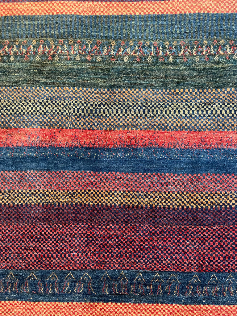 4'1"x6'5" Kashkuli Gabbeh Hand Knotted