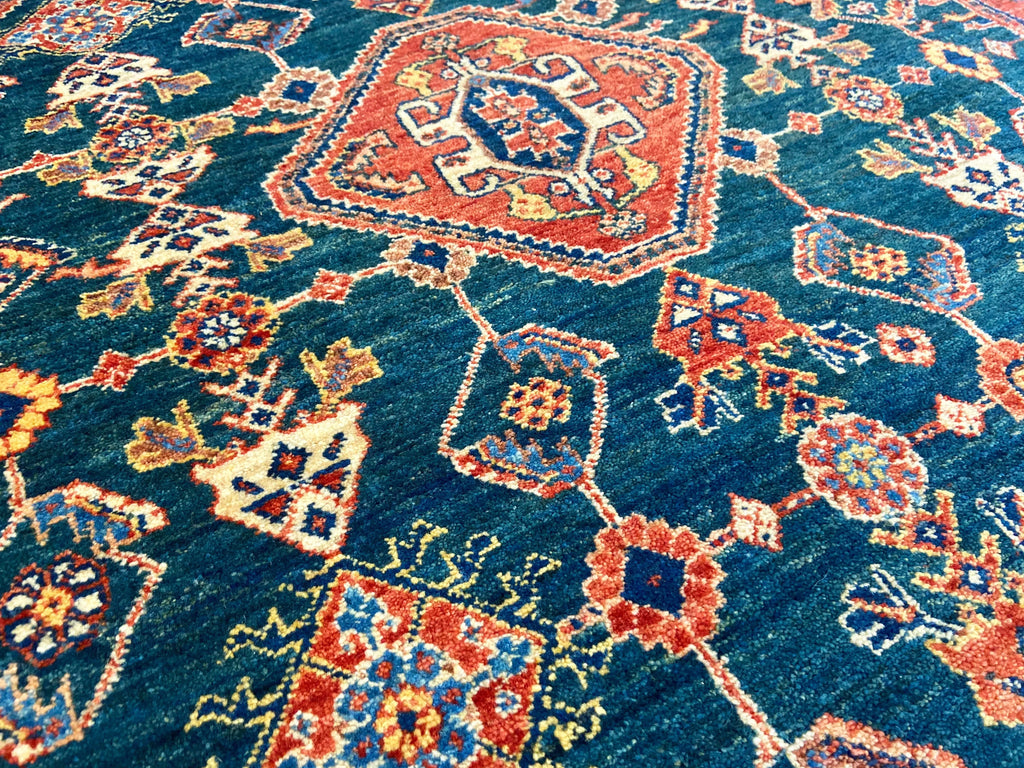 4'2"x5'4" Qashqai Hand Knotted