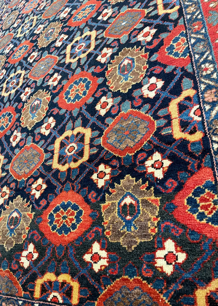 4'3"x6'5" Baktiari Hand Knotted