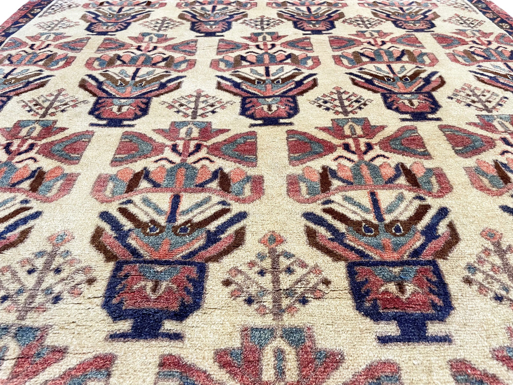 4'4"x4'5" Saveh Hand Knotted