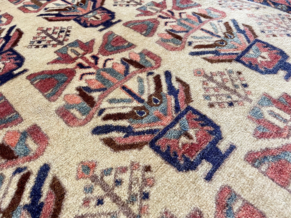 4'4"x4'5" Saveh Hand Knotted