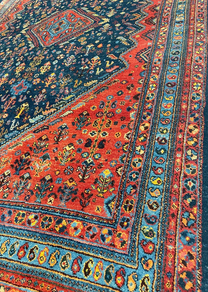 4'4"x6'10" Qashqai (s) Hand Knotted