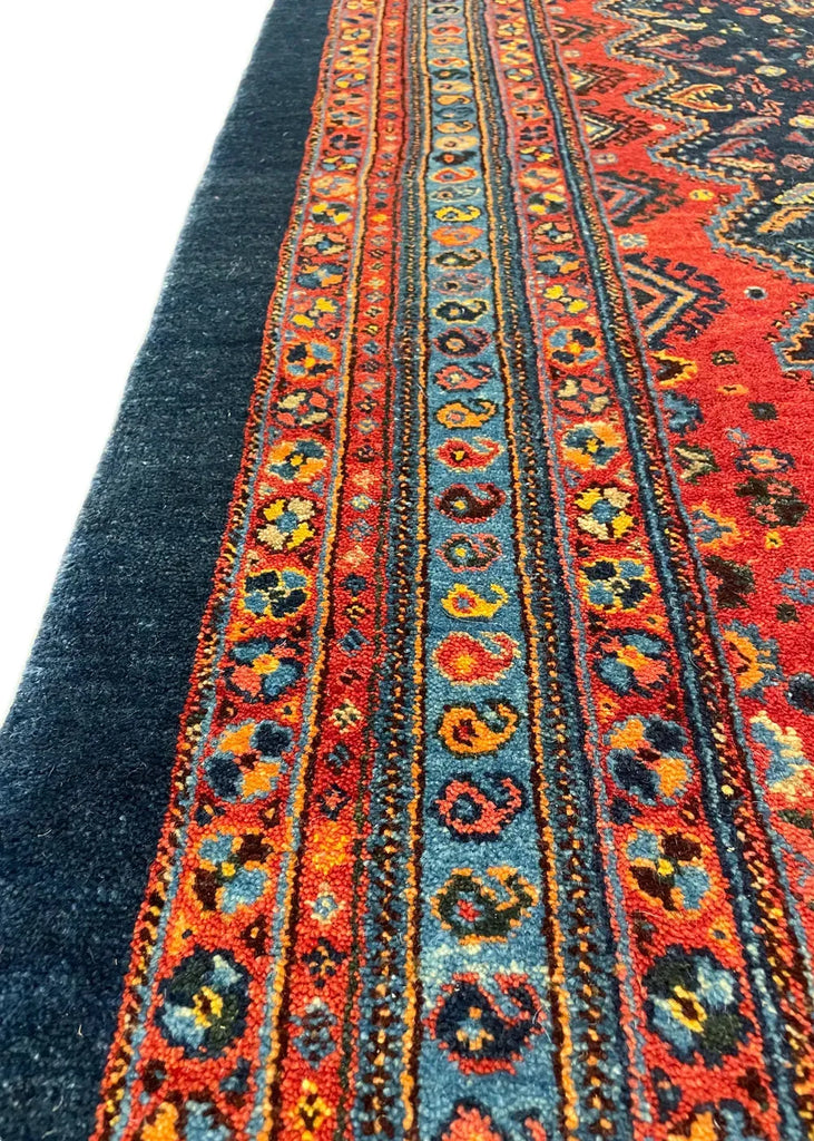 4'4"x6'10" Qashqai (s) Hand Knotted
