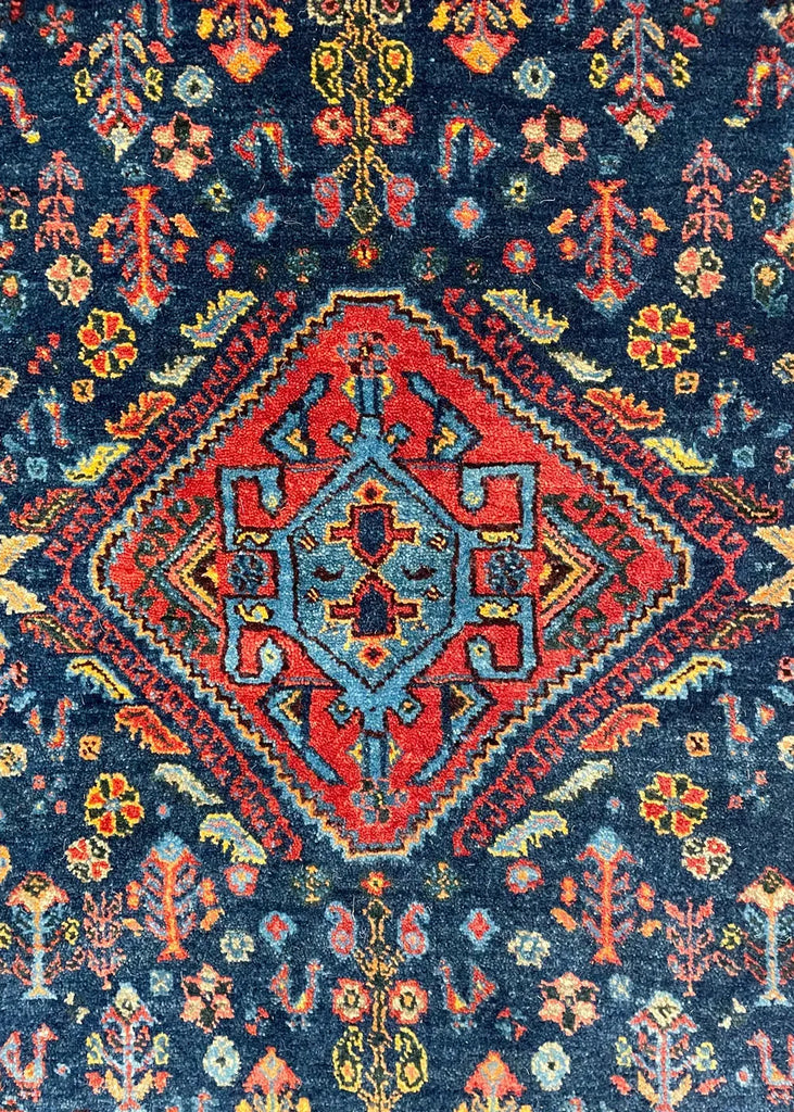 4'4"x6'10" Qashqai (s) Hand Knotted