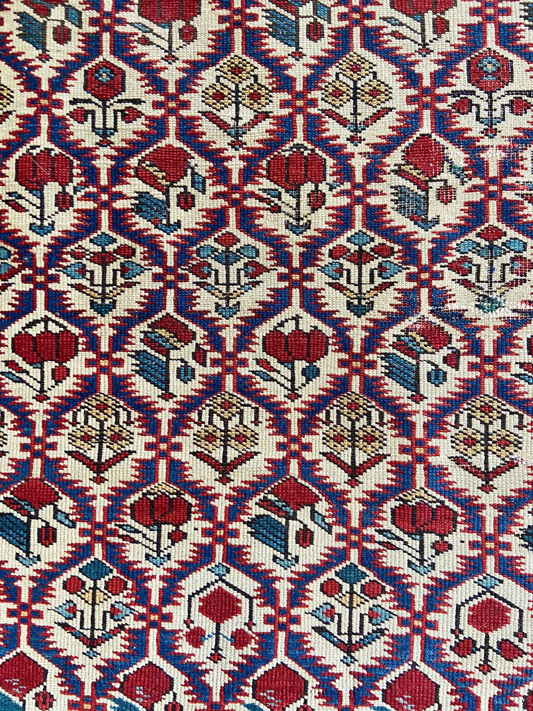 4'4"x6'11" Kuba Hand Knotted