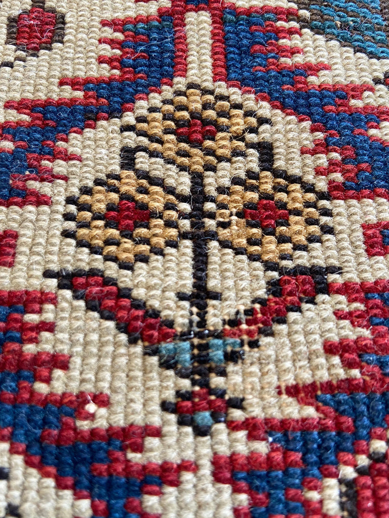 4'4"x6'11" Kuba Hand Knotted