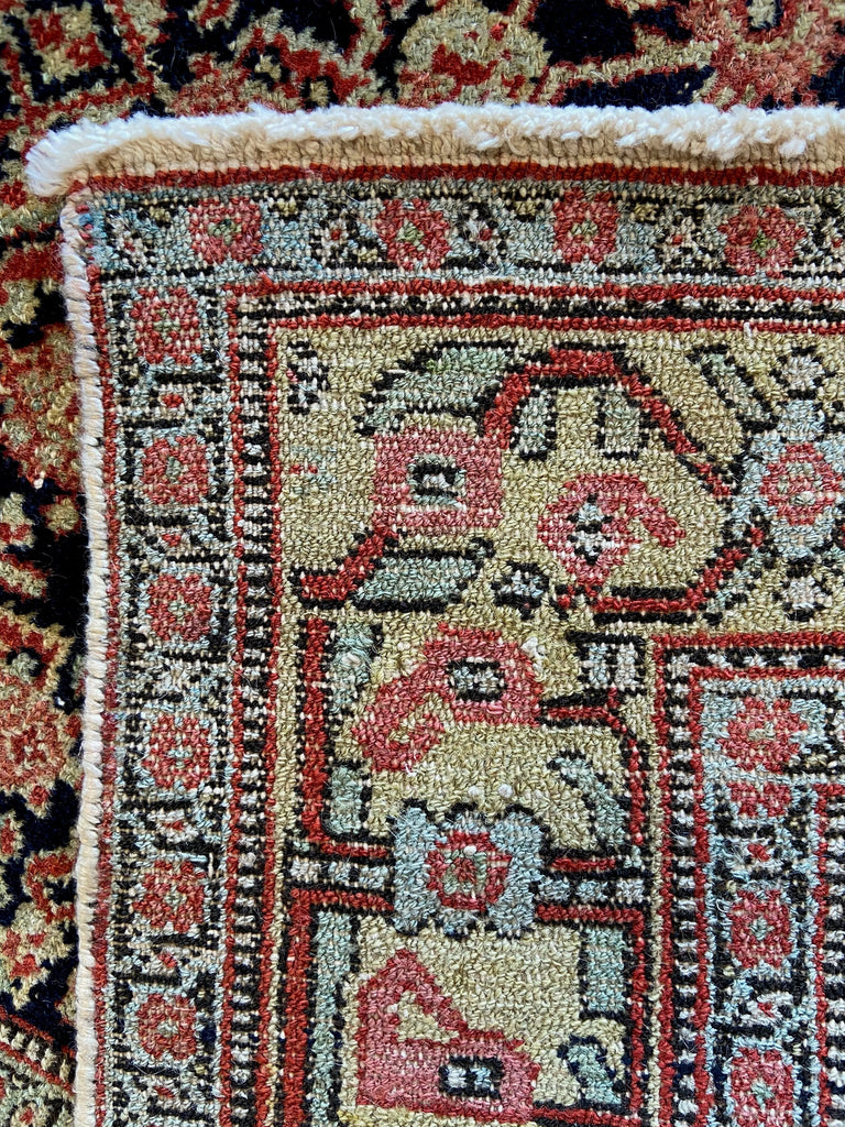 4'5"x6'3" Sennah Hand Knotted