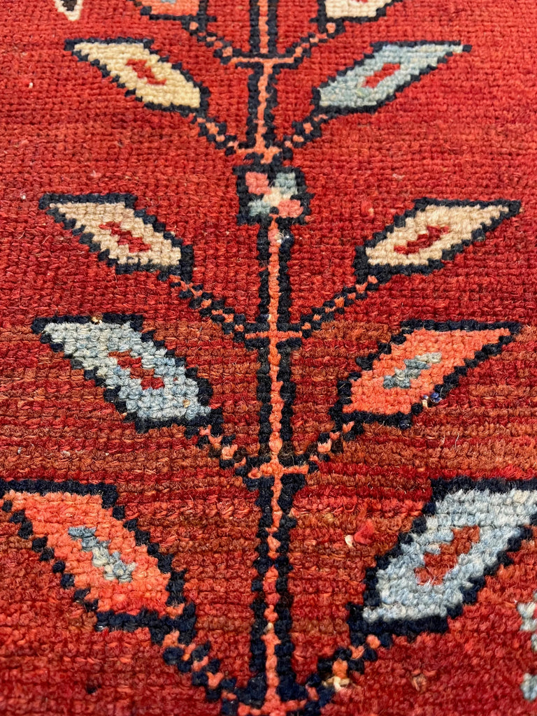 4'5"x6'4" Masleghan Hand Knotted