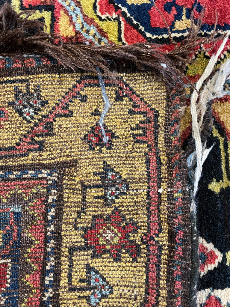 4'6"x10'4" Veramin Luri Hand Knotted