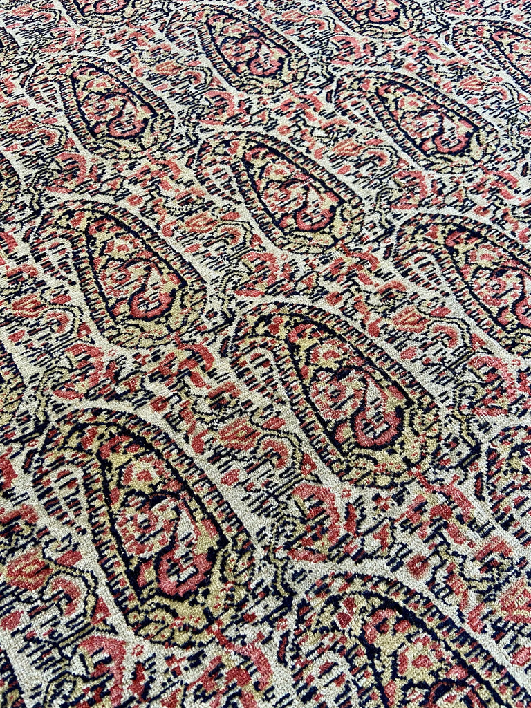 4'6"x6'6" Fine Sennah Hand Knotted