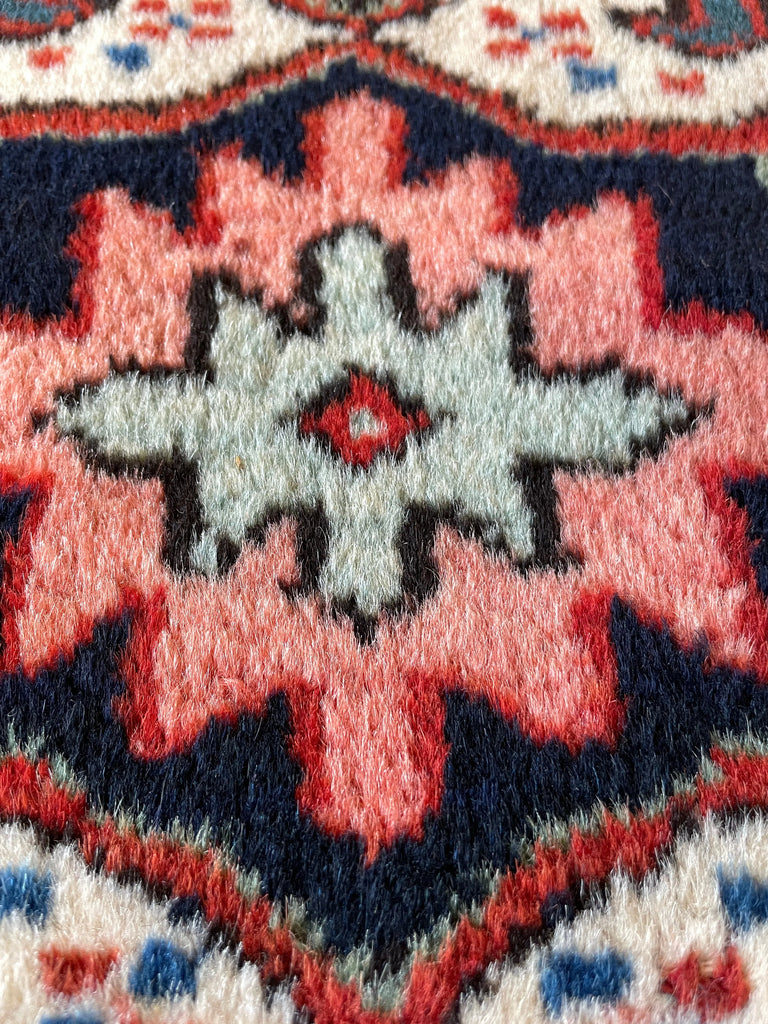 4'6"x6'6" Karaja Hand Knotted