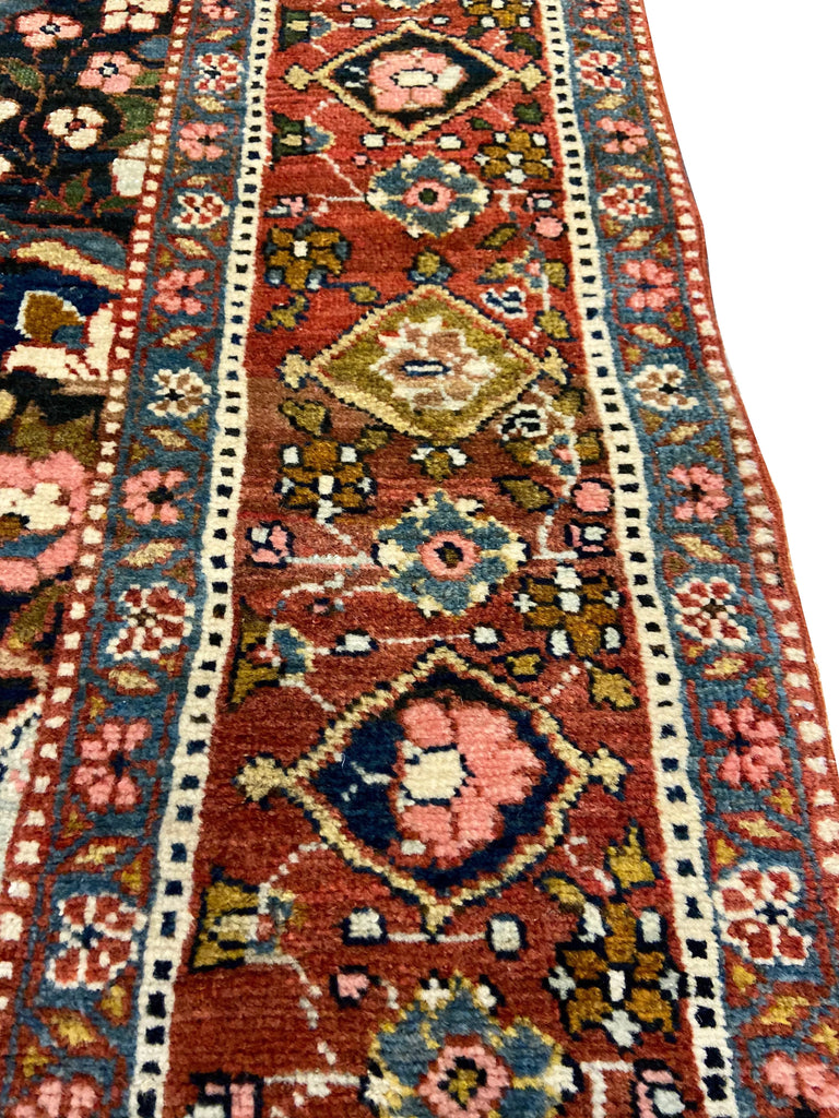 4'6"x6' Gorevan Heriz Hand Knotted