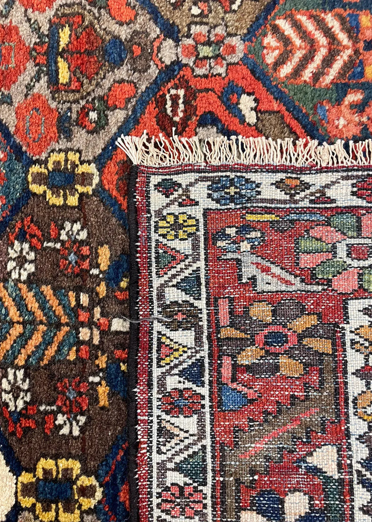 4'7"x6'5" Garden Bakhtiari Hand Knotted