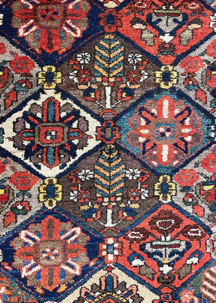 4'7"x6'5" Garden Bakhtiari Hand Knotted