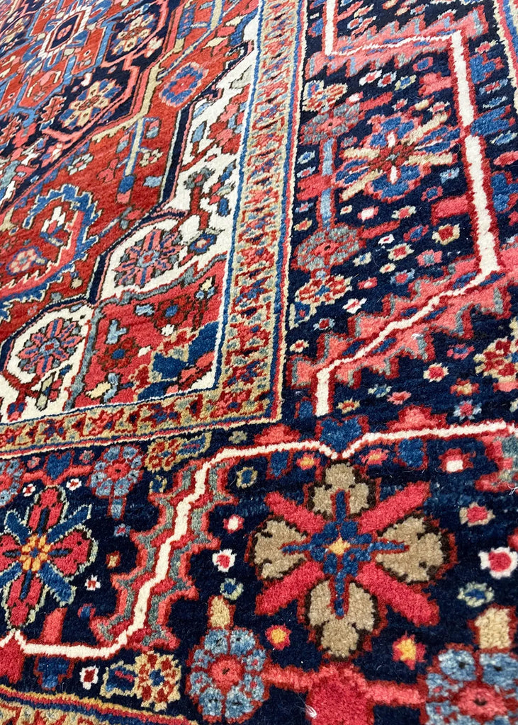 4'9"x6'5" Heriz Hand Knotted