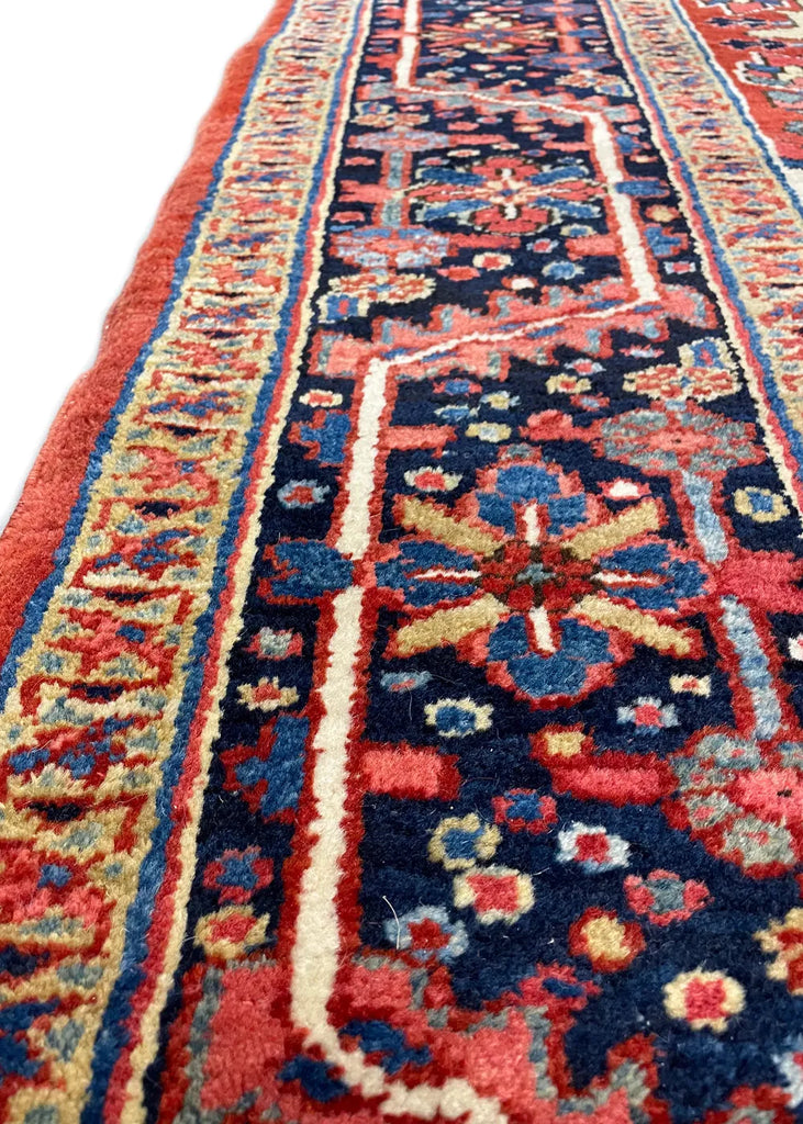 4'9"x6'5" Heriz Hand Knotted