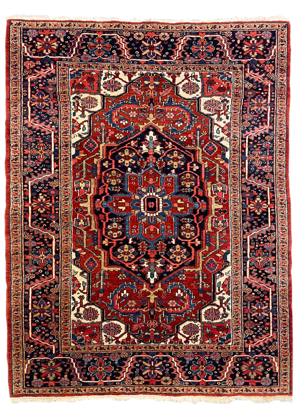 4'9"x6'5" Heriz Hand Knotted