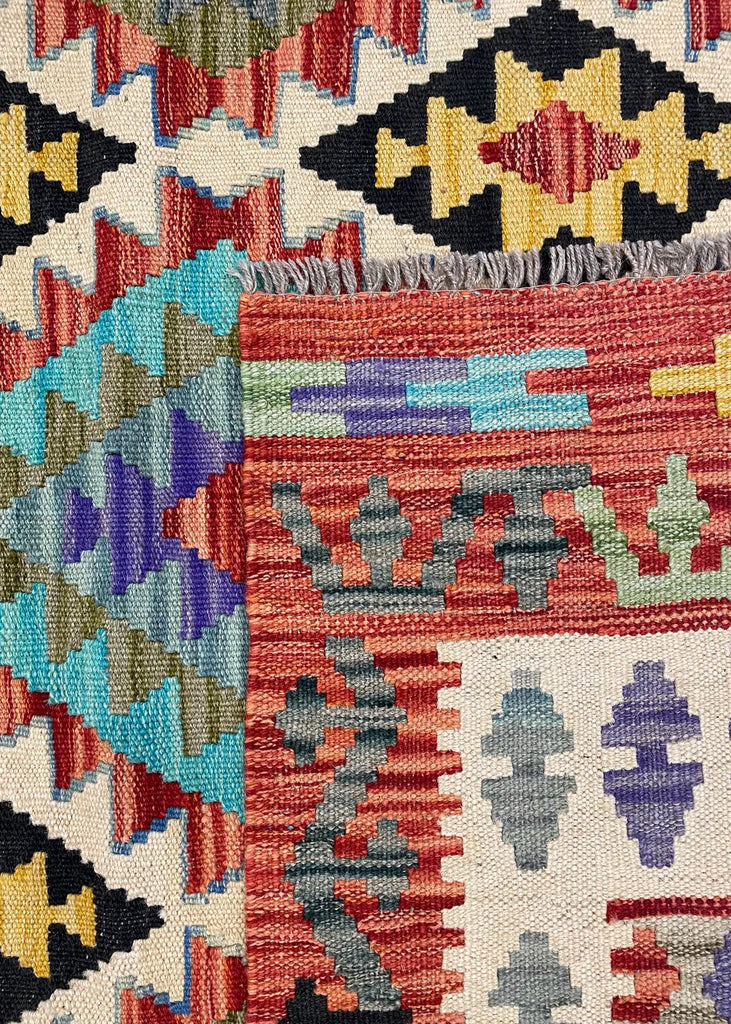 4'x5'9" Kilim Hand Woven