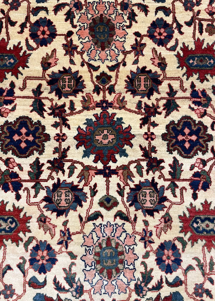 5'5"x8'2" Heriz Hand Knotted