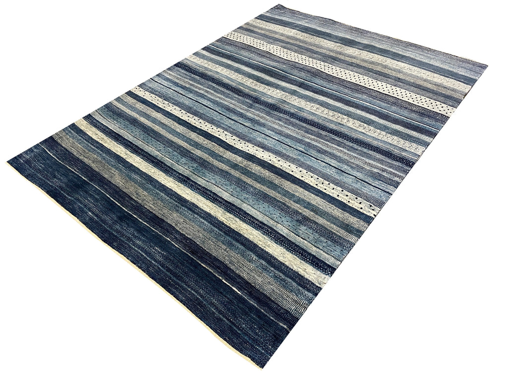 5'6"x7'11" Kashkuli Gabbeh Hand Knotted