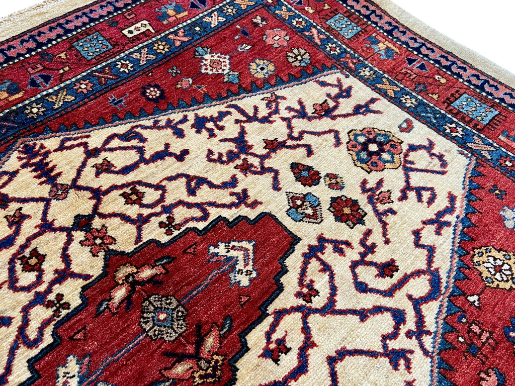 5'6"x7'3" Serab Hand Knotted