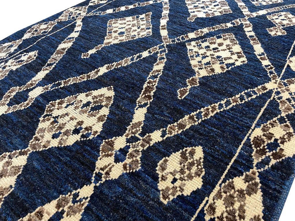 5'8"x8'8" Moroccan Style Hand Knotted