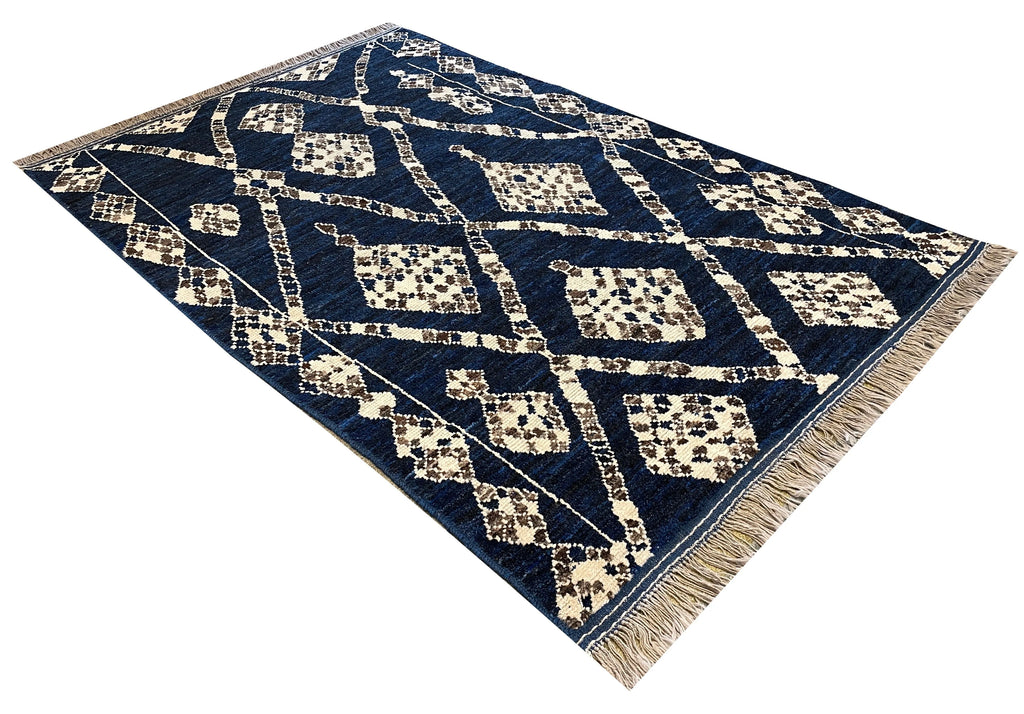 5'8"x8'8" Moroccan Style Hand Knotted