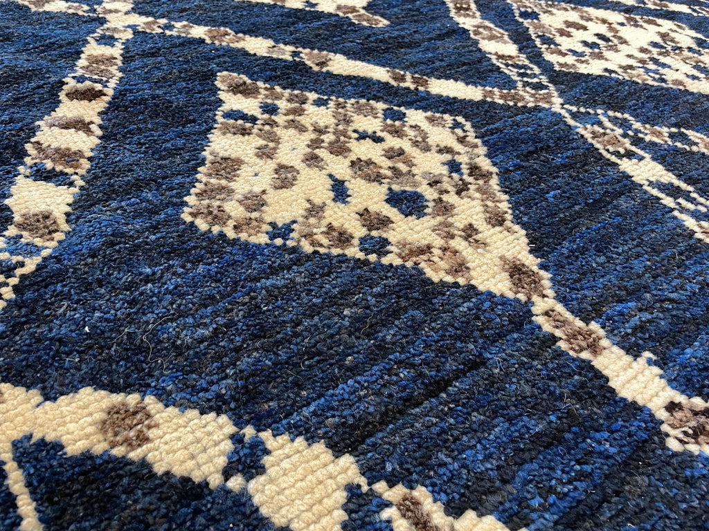 5'8"x8'8" Moroccan Style Hand Knotted