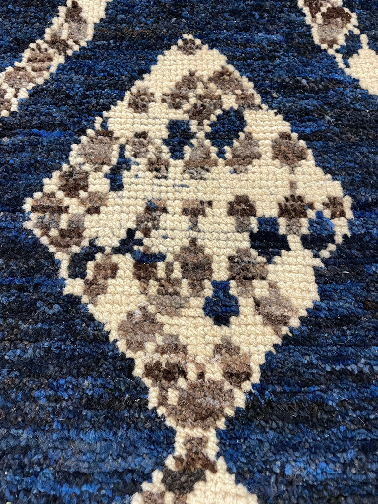 5'8"x8'8" Moroccan Style Hand Knotted