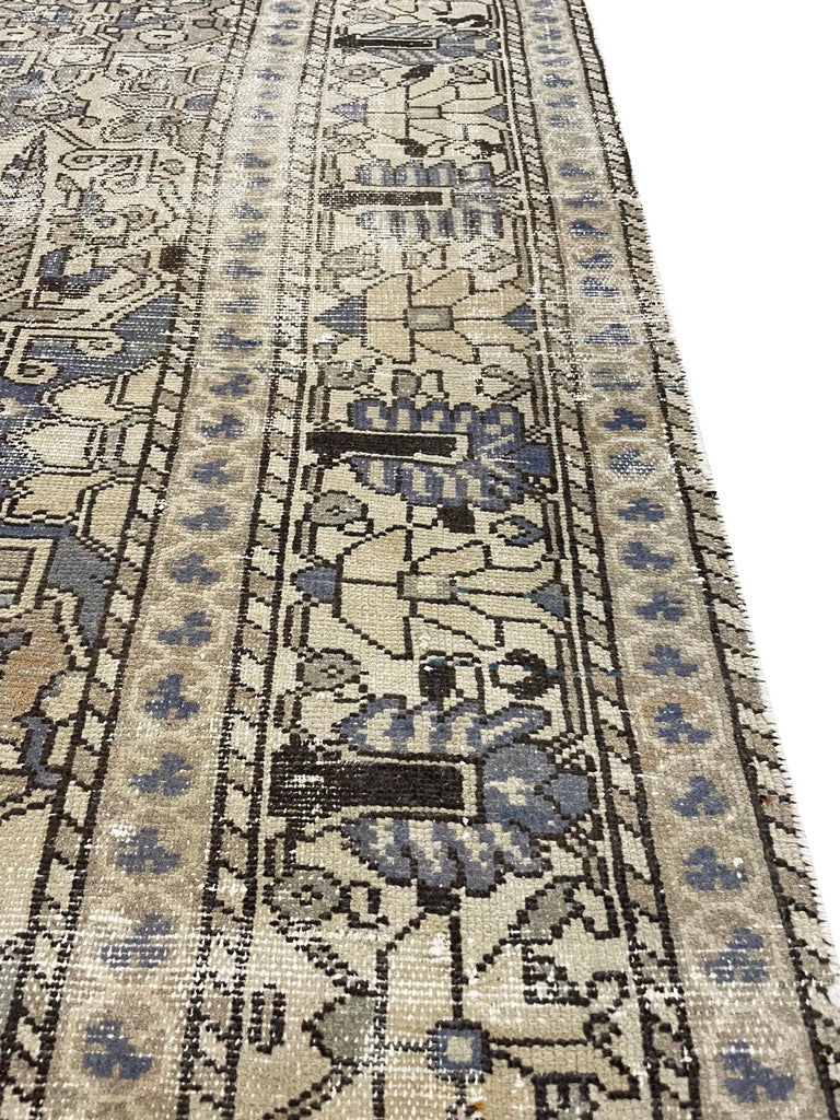 6'10"x9'6" Baktiari (s) Hand Knotted