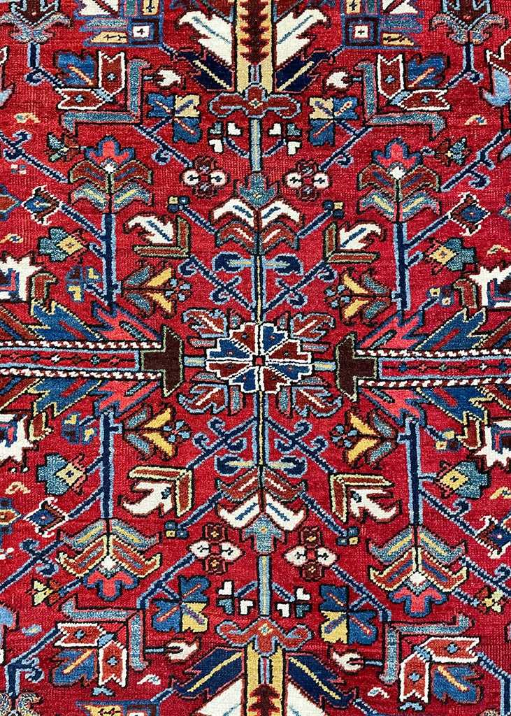 6'9"x9'4" Heriz Hand Knotted