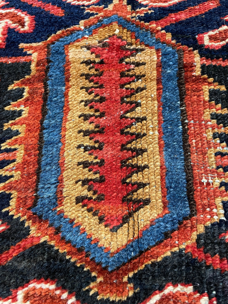 7'2"x10' Heriz Hand Knotted