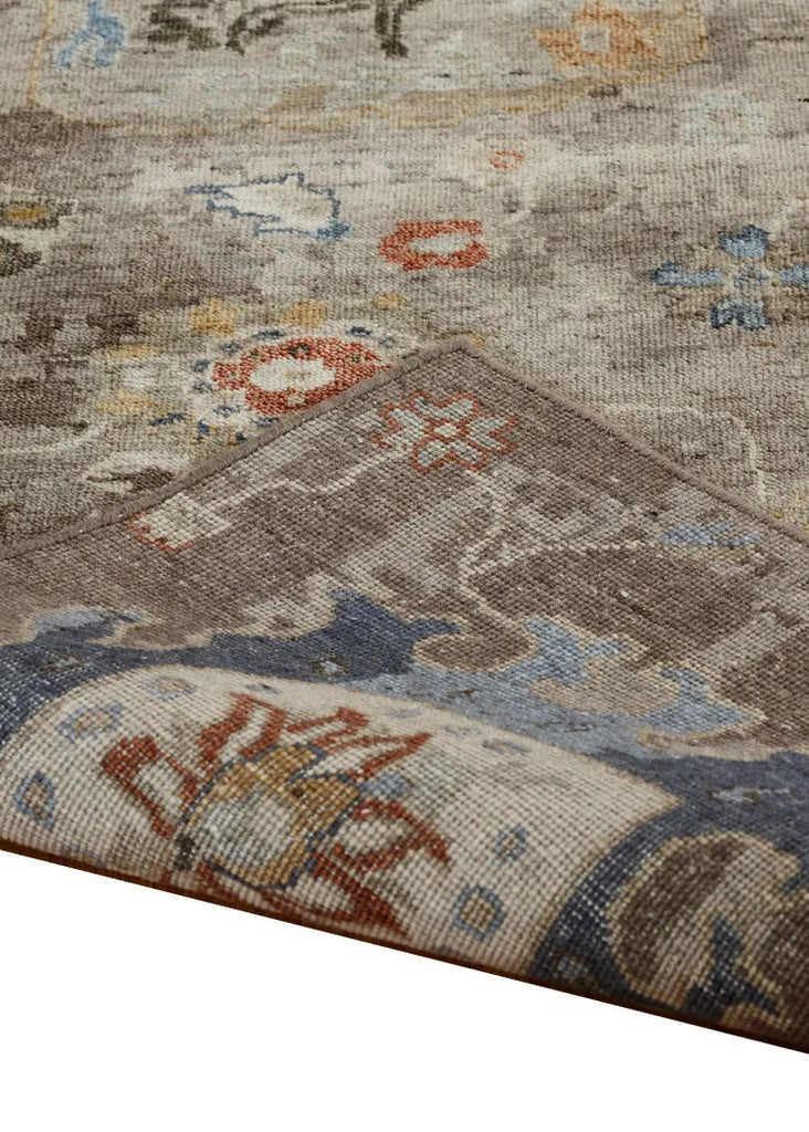 Allusive Hand Knotted