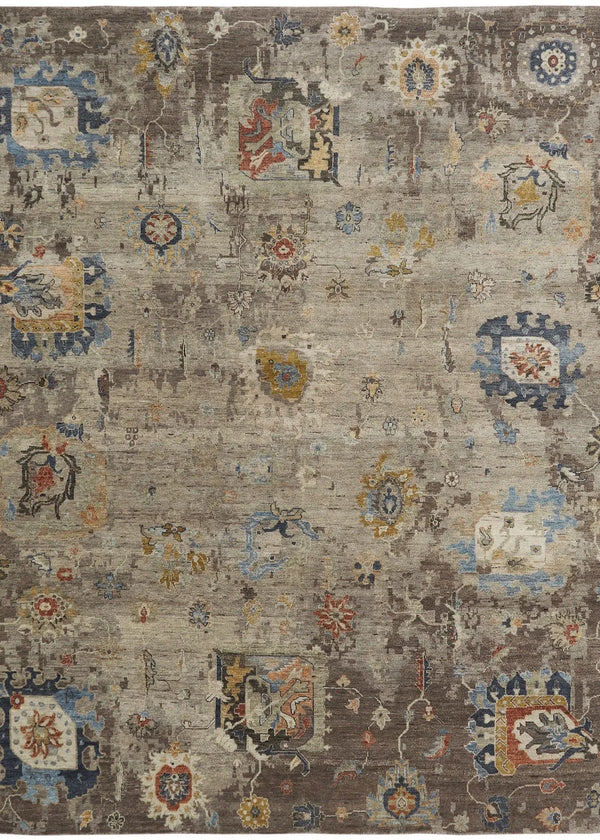 Allusive Hand Knotted