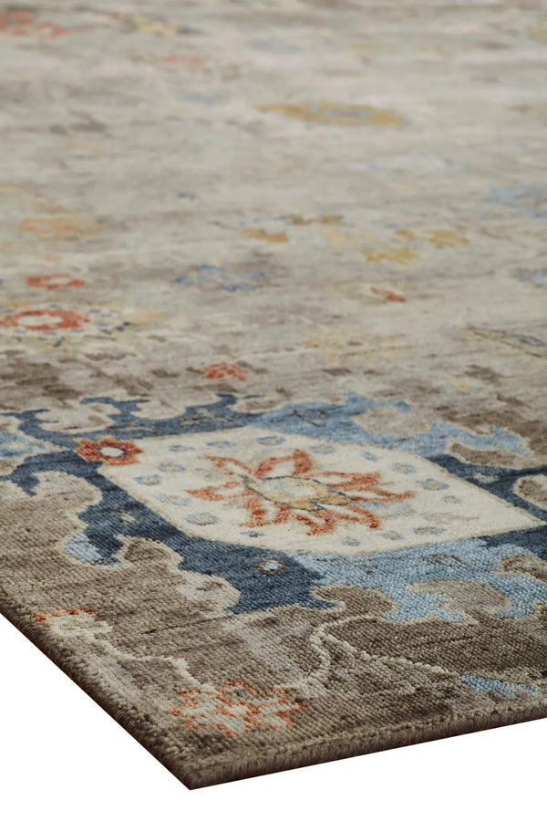 Allusive Hand Knotted