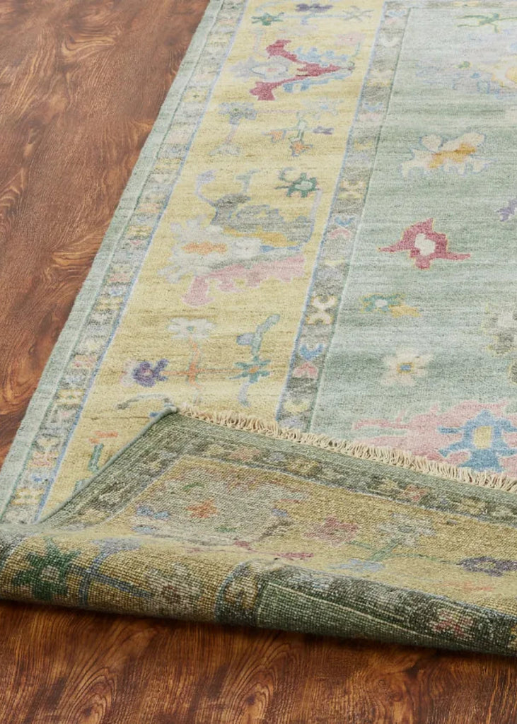 Amelia Hand Knotted
