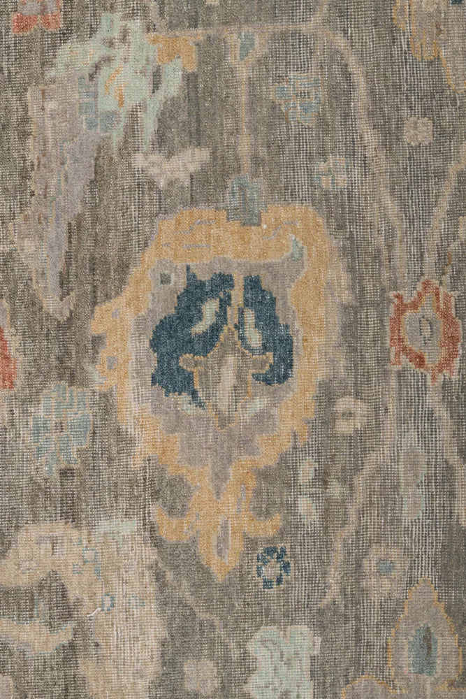 Glaucia Hand Knotted