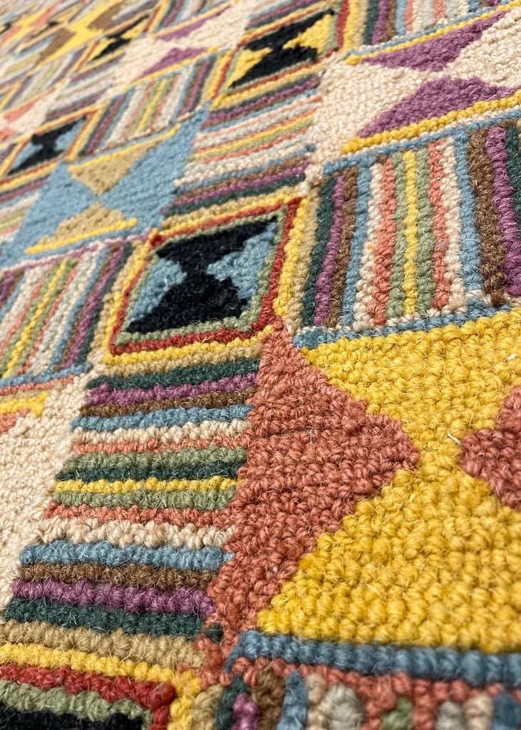 Hourglass hand hooked