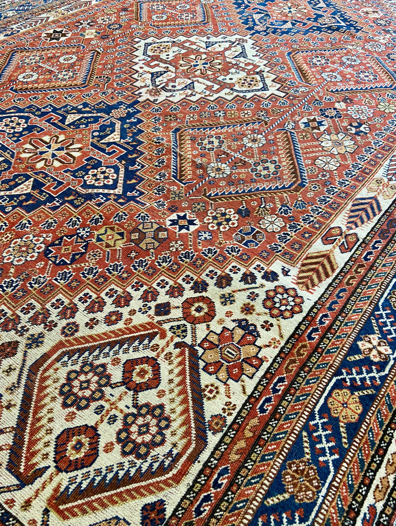 5'6"x8'2" Qashqai Hand Knotted